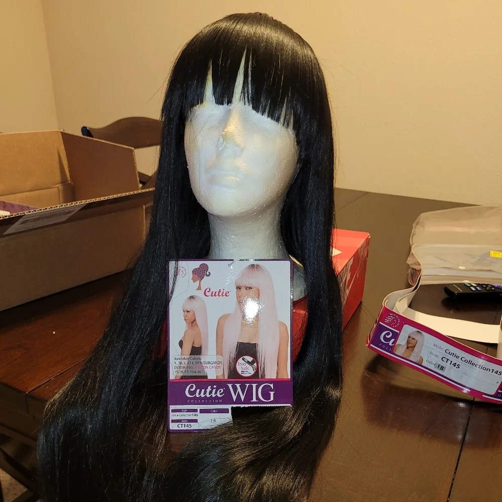 Wig - Picture 2 of 3